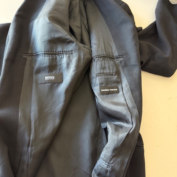 Hugo Boss Solid Black 4 Button Virgin Wool Blazer Suit Jacket Mens 42R - Picture 9 of 10